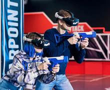 Арена виртуальной реальности для командных сражений от 2 до 10 человек.
